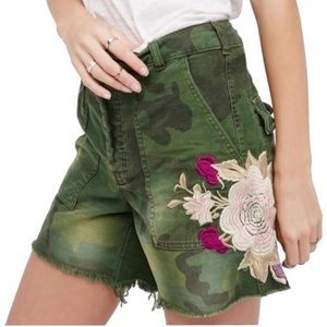 NWT; FREE PEOPLE Moss green camo frayed hem shorts